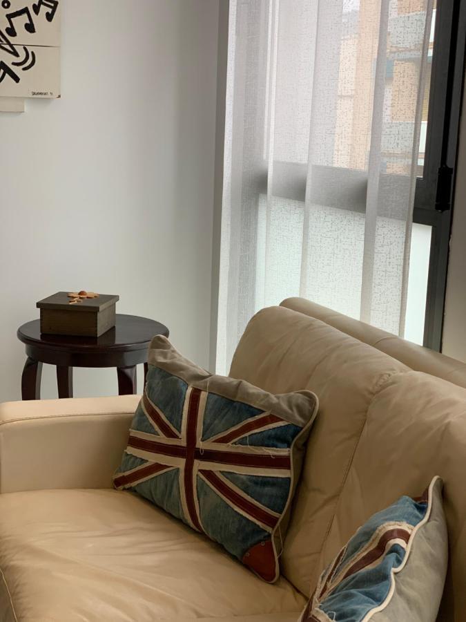Apartaments El Cine روساس المظهر الخارجي الصورة