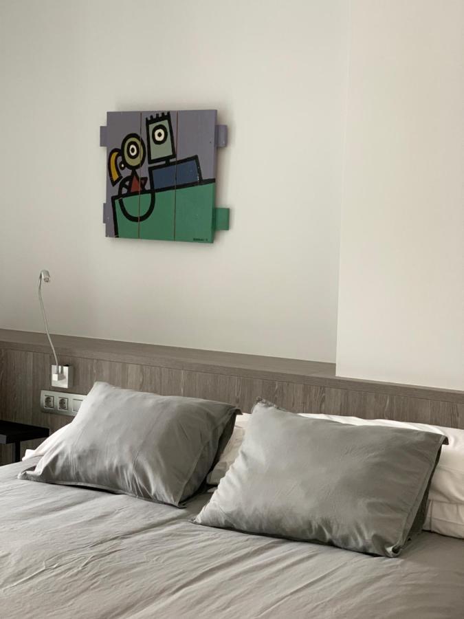 Apartaments El Cine روساس المظهر الخارجي الصورة