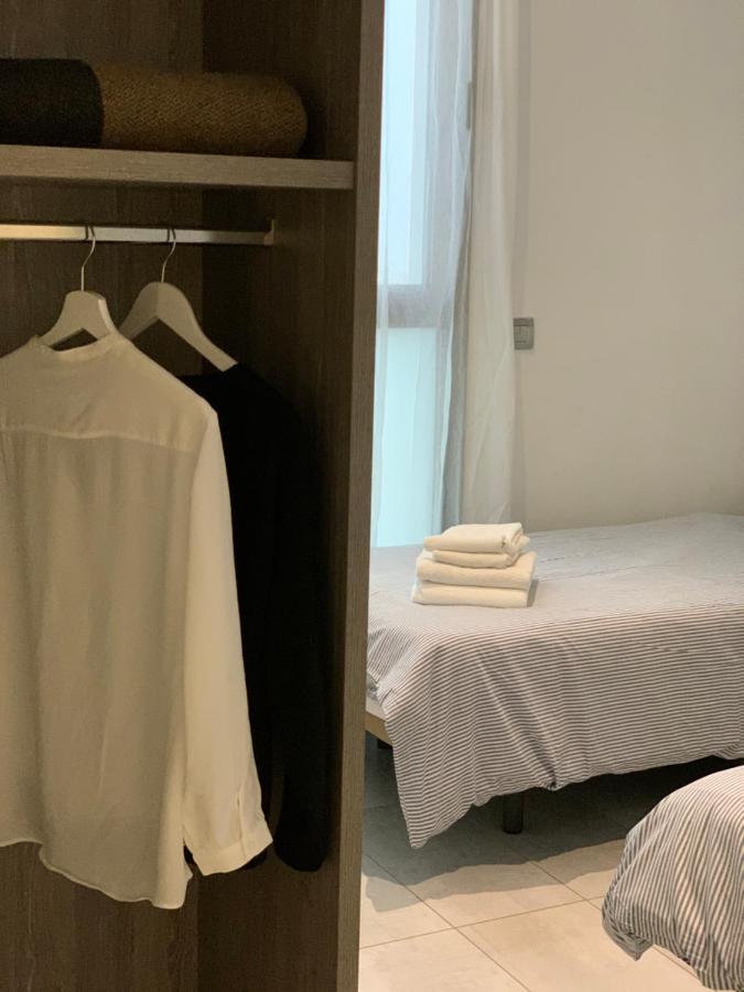 Apartaments El Cine روساس المظهر الخارجي الصورة